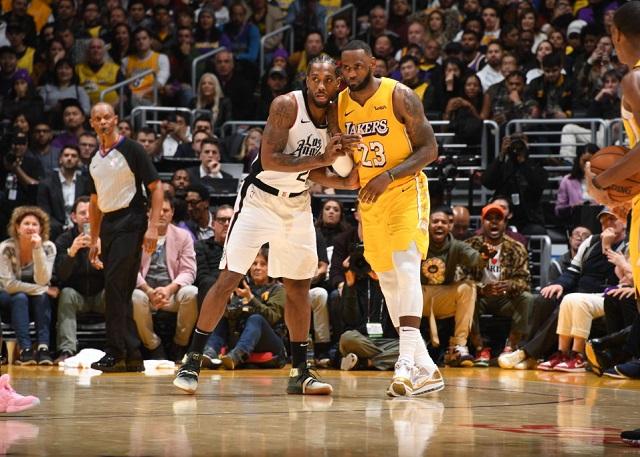 中超比赛焦点：北京国安迎战青岛队,（中超焦点之战：北京国安对决青岛队）