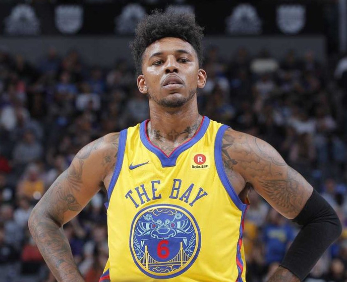 莱万：感谢球迷们的热烈支持，愿为波兰献出生命（莱万：感谢球迷的热情支持，我愿为波兰奉献一切）