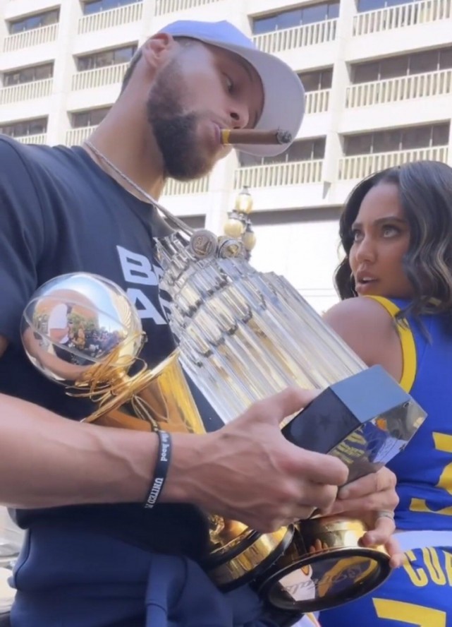 英媒：巴萨可以用3000万镑买断拉什福德，前提是他进一步降薪（英媒：拉什福德若进一步降薪，巴萨有望以3000万英镑将其签下）