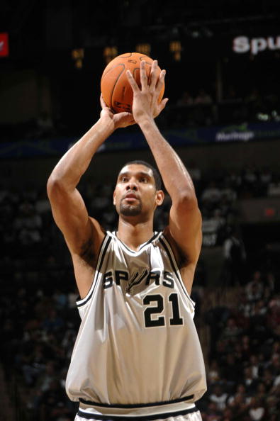 邓卓翔：球员状态并不让人满意，技战术也没有可圈可点的地方（邓卓翔：队员状态不尽如人意，战术无亮点可言）