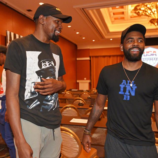 世体：巴萨不提前去斯坦福桥踩场训练，将在比赛当日飞往伦敦（世体：巴萨比赛日当天飞赴伦敦，不提前在斯坦福桥踩场）